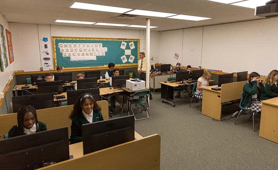 Manassas Christian School, Middle School Sixth-Eighth Grades, Students learning computer science in the computer lab